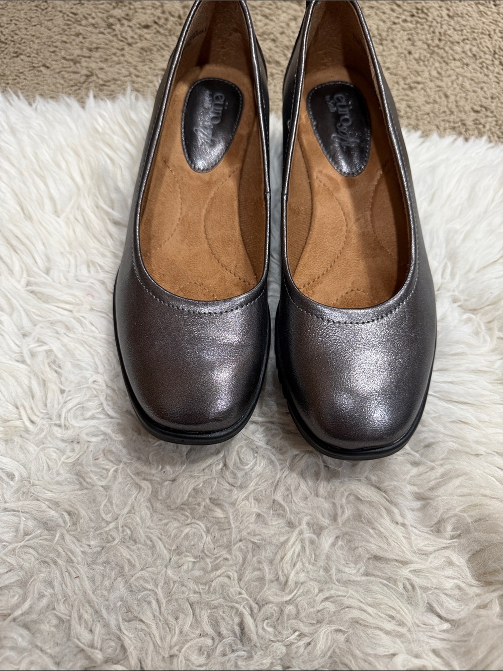 Eurosoft Darcie Shoes Womens Size 7.5
Silver Wedge Flats Slip On Comfort
Casual - Picture 8 of 10